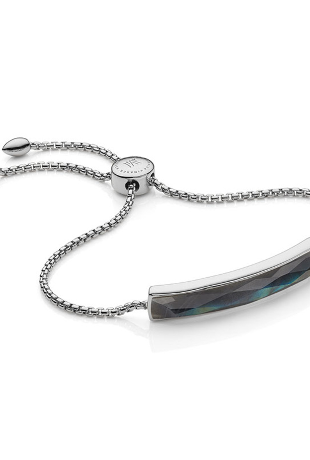 مجموعة أساور Baja Facet من Monica Vinader.. إضافة متميزة إلى إطلالتك اليومية