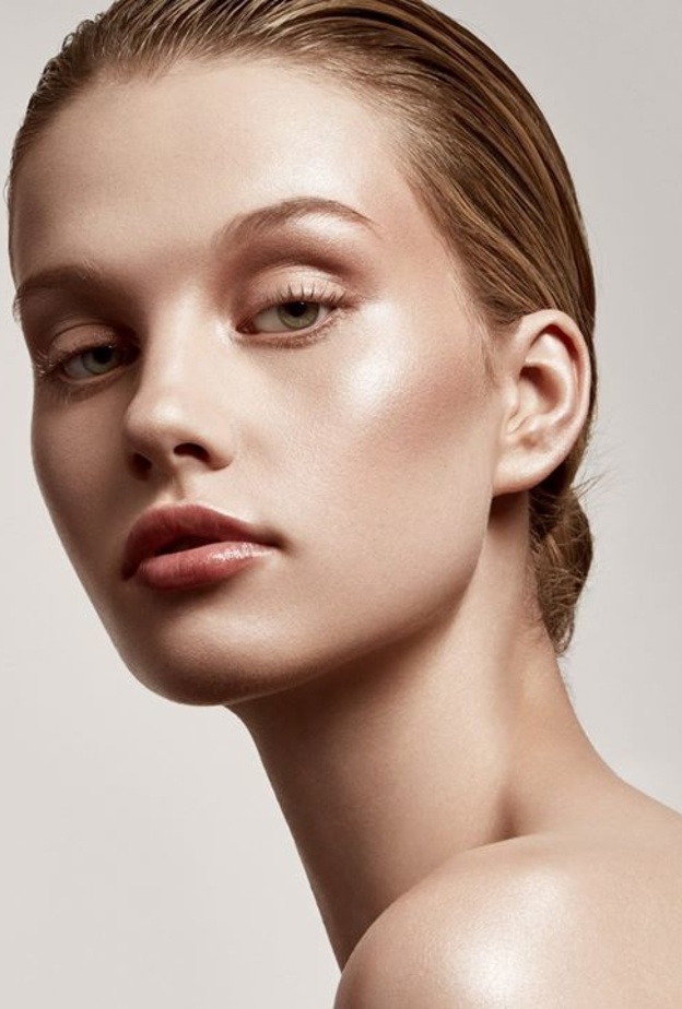 من الضروري أن تحددي درجة الهايلايتر المناسبة للون بشرتك