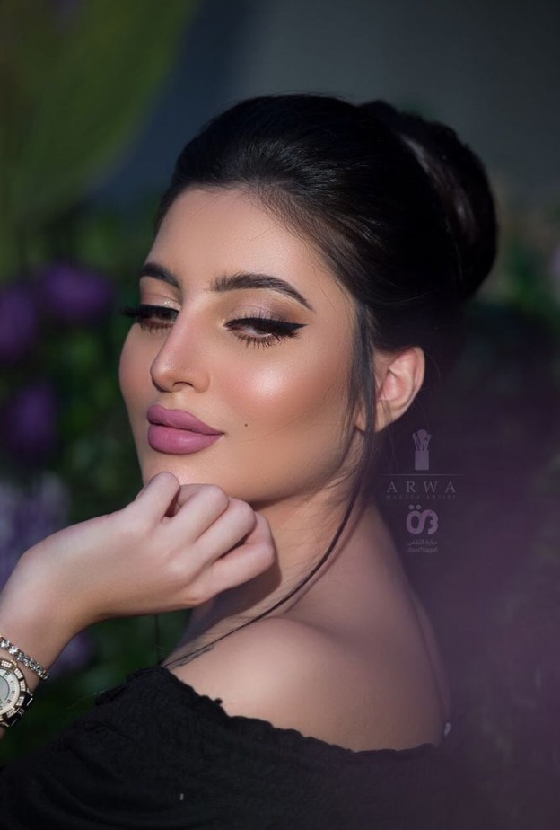 مكياج وردي من خبيرة التجميل أروى