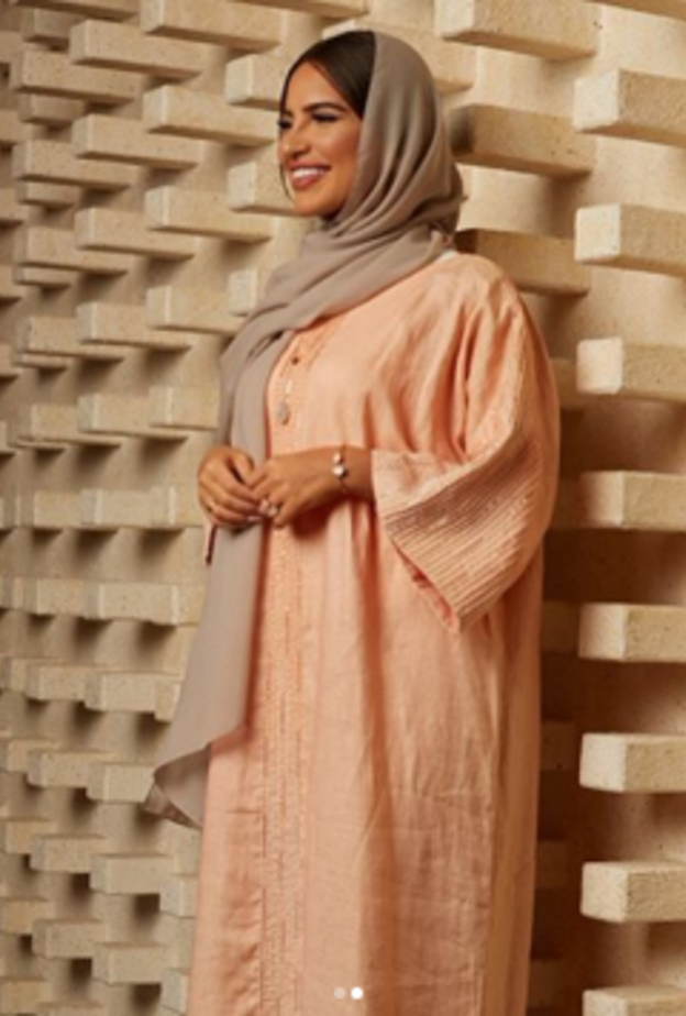 عباية بزخرفات وأنماط مليئة بالحيومية ، هل تتجرّئين؟