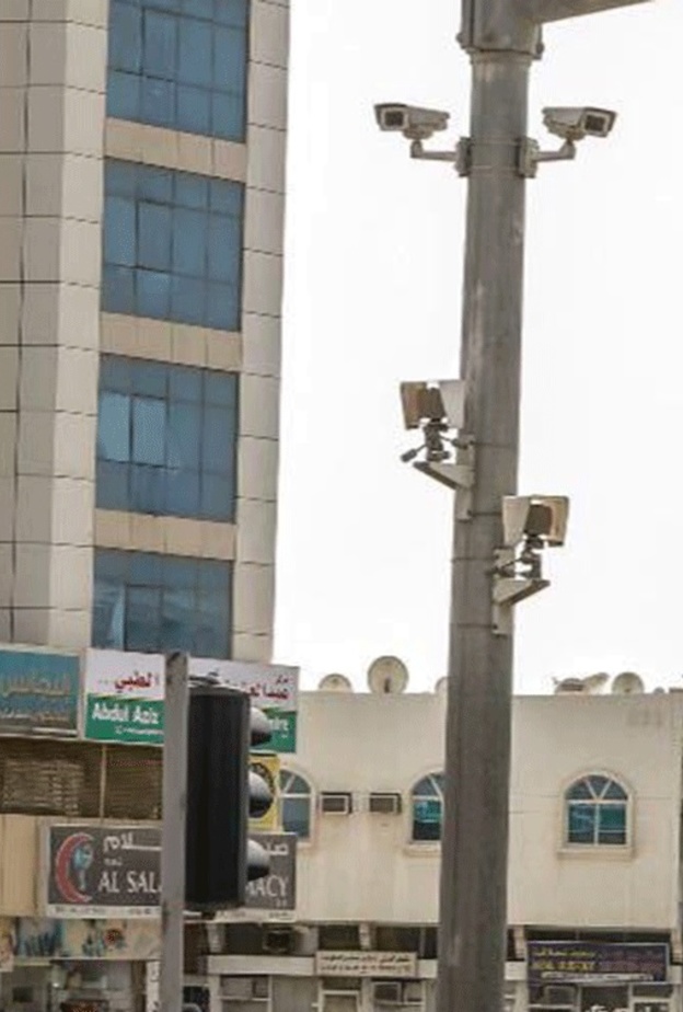 تفعيل كاميرات ضبط المركبات منتهية التراخيص في عجمان