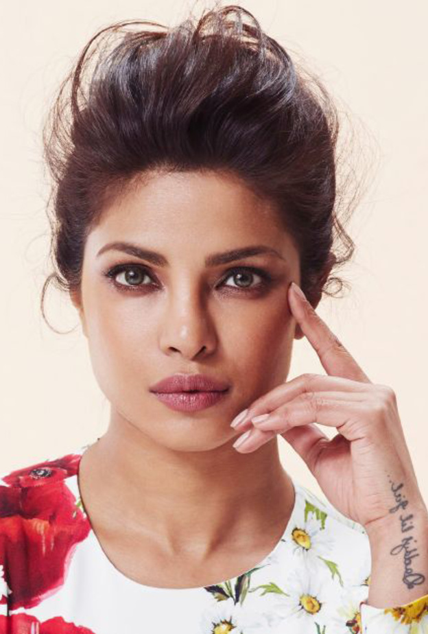 تقشير الجسم إحدى أسرار بريانكا شوبرا ‏ الجمالية