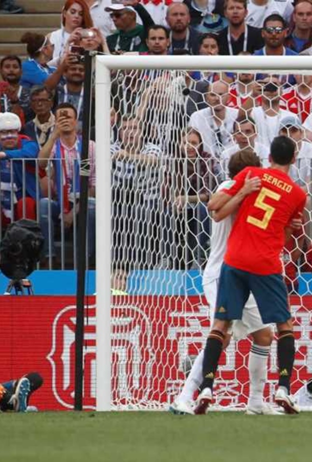 خطأ دفاعي تسبب بالهدف الأول لصالح إسبانيا