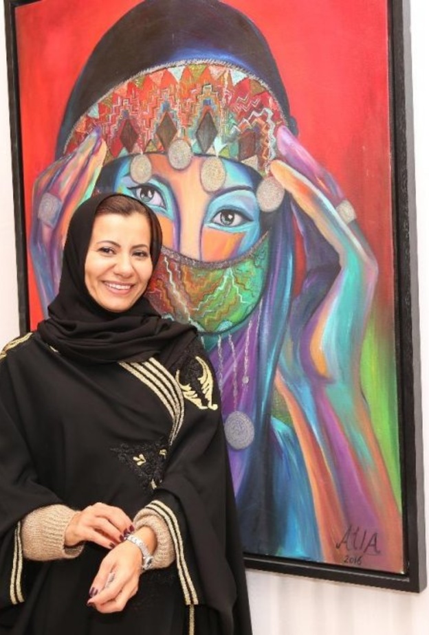  الفنانة التشكيلية السعودية علياء الدقس