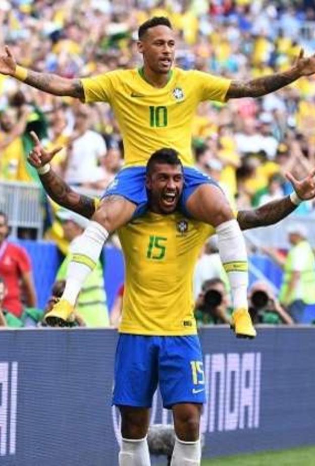 فرمينيو أطلق رصاصة الرحمة في مرمى المكسيك