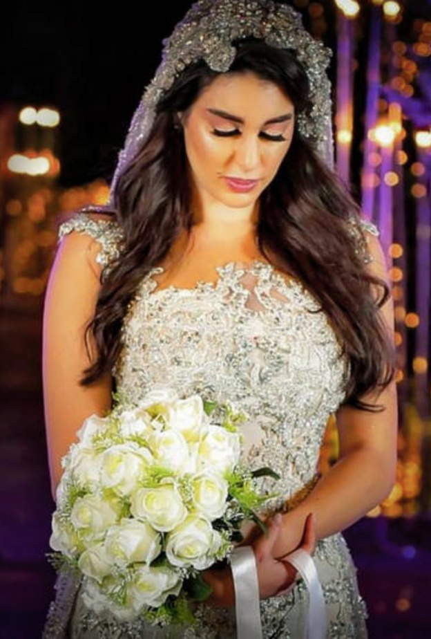 ياسمين صبري في جلسة تصوير عرائسية لاحدى المجلات