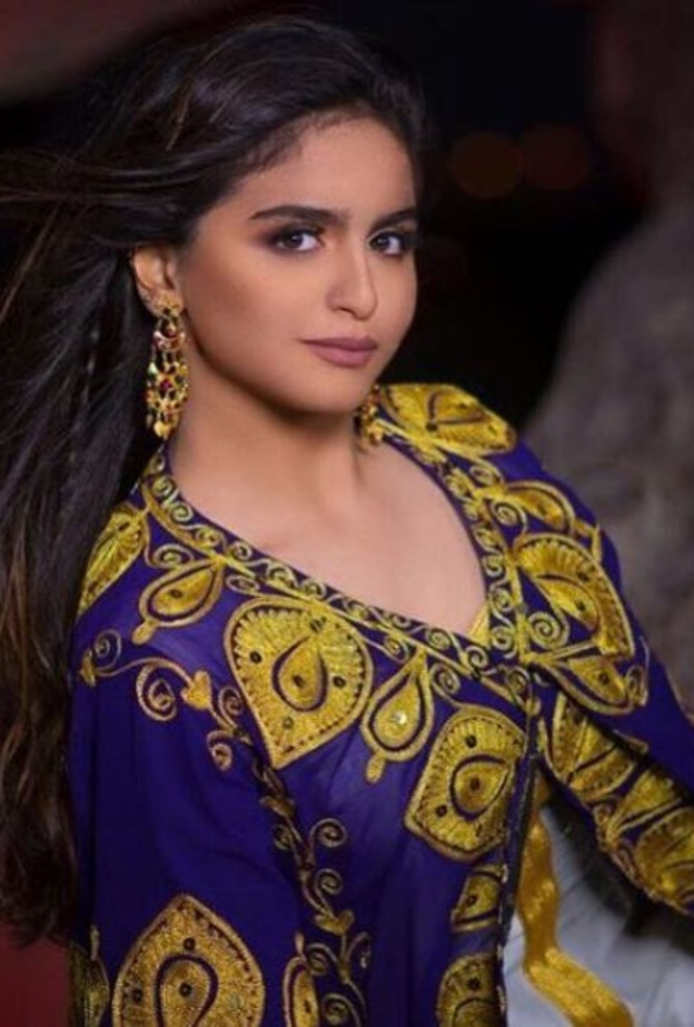 حلا الترك تخطو أولى خطواتها نحو العالمية