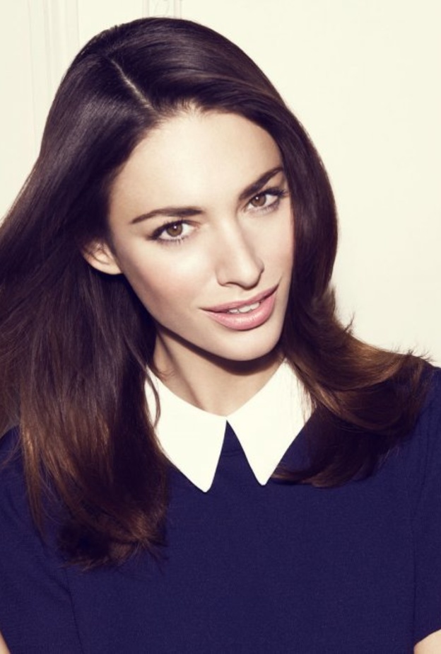 الفيتامينات الموجودة في زيت اللوز تعطي شعرك حيوية ملفتة