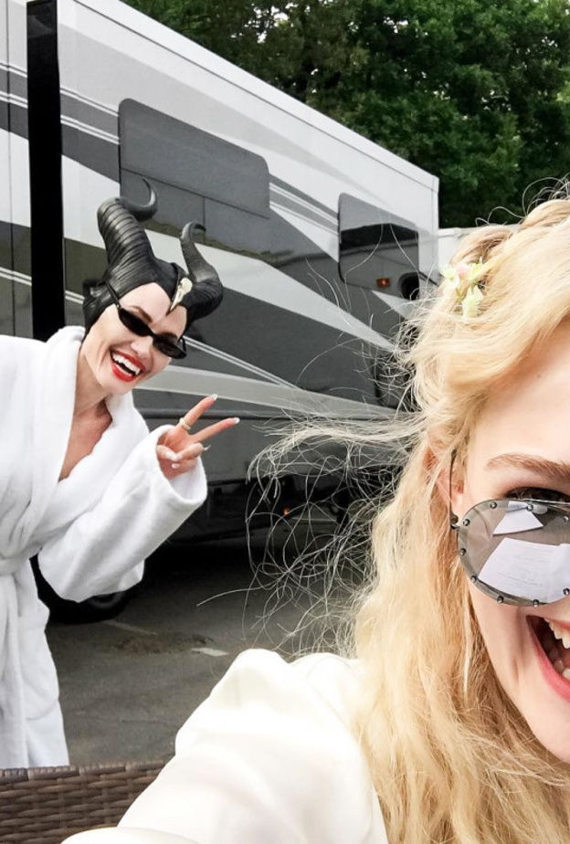 أنجلينا جولي وإيلي فانينج