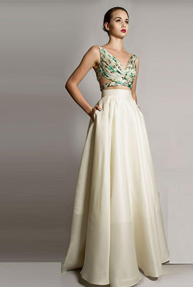 اختاري ألوان الباستيل الهادئة على اطلالتك في التنورة الطويلة للسهرات