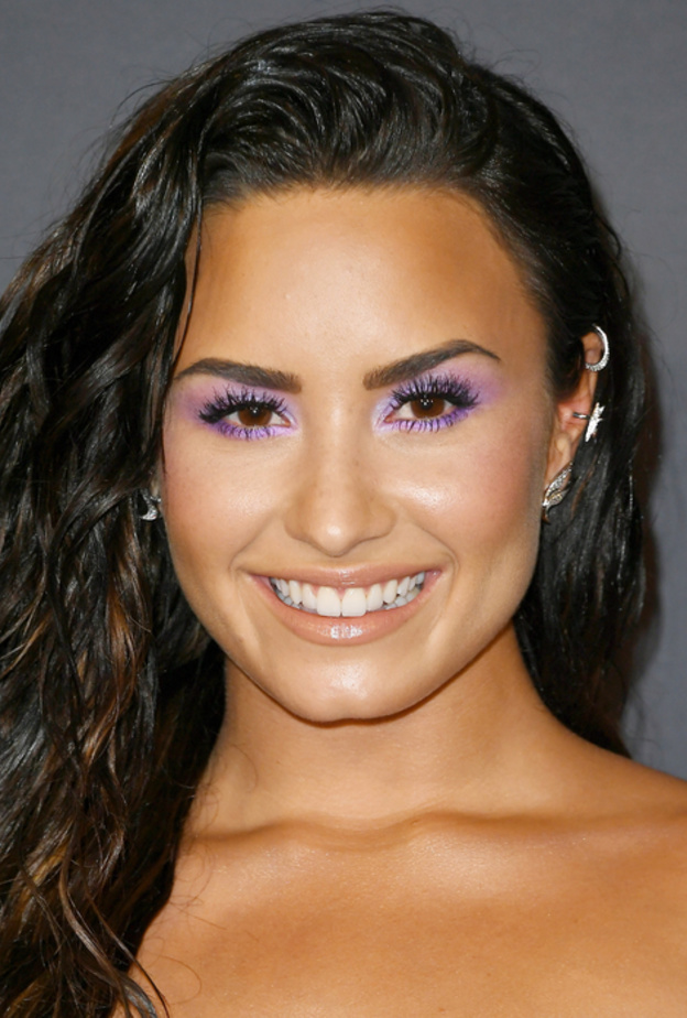 اللون الوردي على سيلينا غوميز