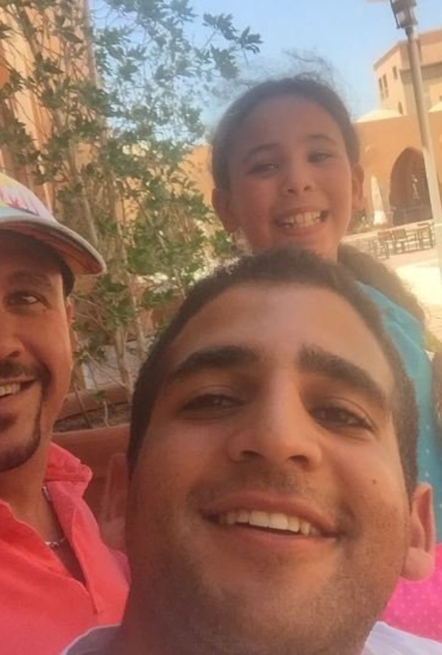 اسرة هشام عباس