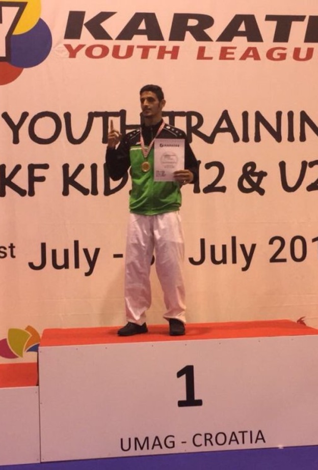  فاز أنس الزهراني بالميدالية البرونزية في منافسات القتال تحت وزن 50 كجم لدرجة البراعم