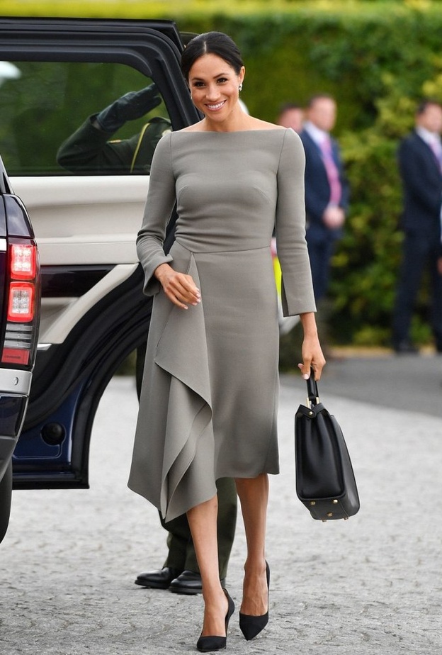 ميغان ماركل Meghan Markleتختار فستان مستقيم بتوقيع دار Roland Mouret