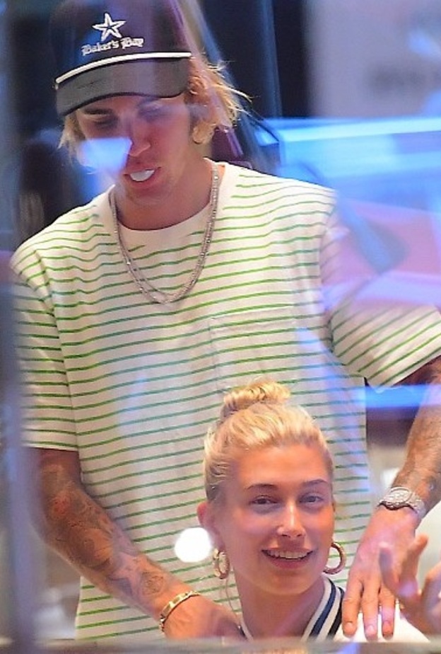 جاستن بيبر وهايلي بالدوين