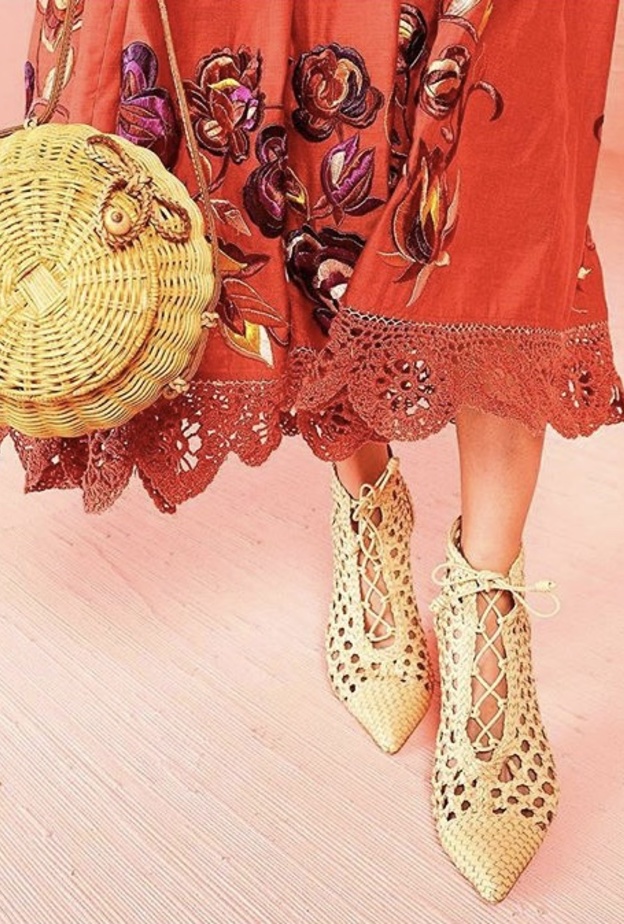 تصاميم الاحذية المنسوجة صيحة صيف 2018