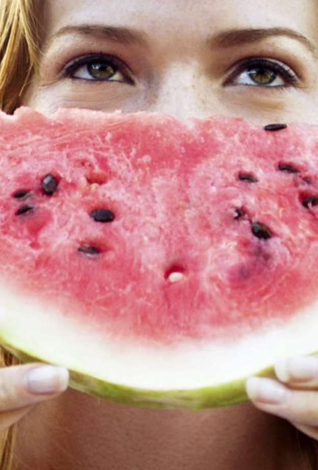 تناول البطيخ يساعدك لتخفيف الوزن و التخسيس