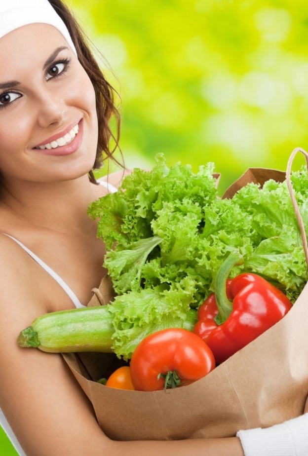 اتباع رجيم الطعام النيء دون استشارة طبيب التغذية يشكل خطورة على صحة العروس قبل وبعد الزفاف