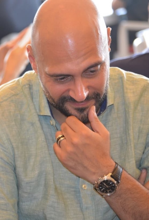 هل عاد وليد فواز الى عروسته مي سليم؟