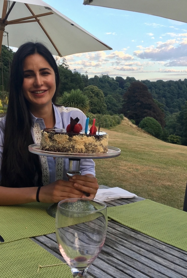 نجوم بوليوود يتمنون عيد ميلاد سعيد لـ كاترينا كيف