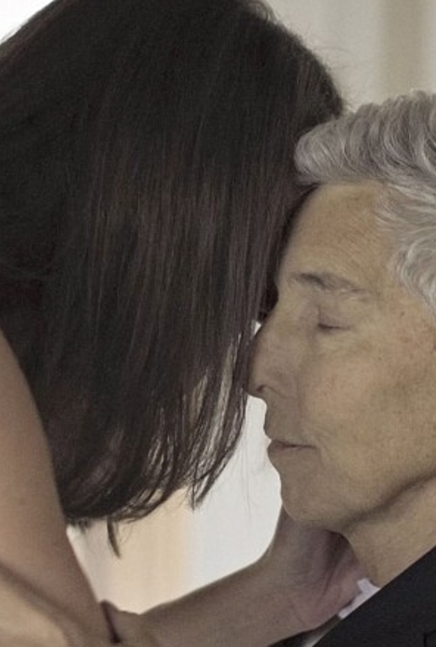 والد الفتاة مات بعد حفل الزفاف المصغر بيومين فقط