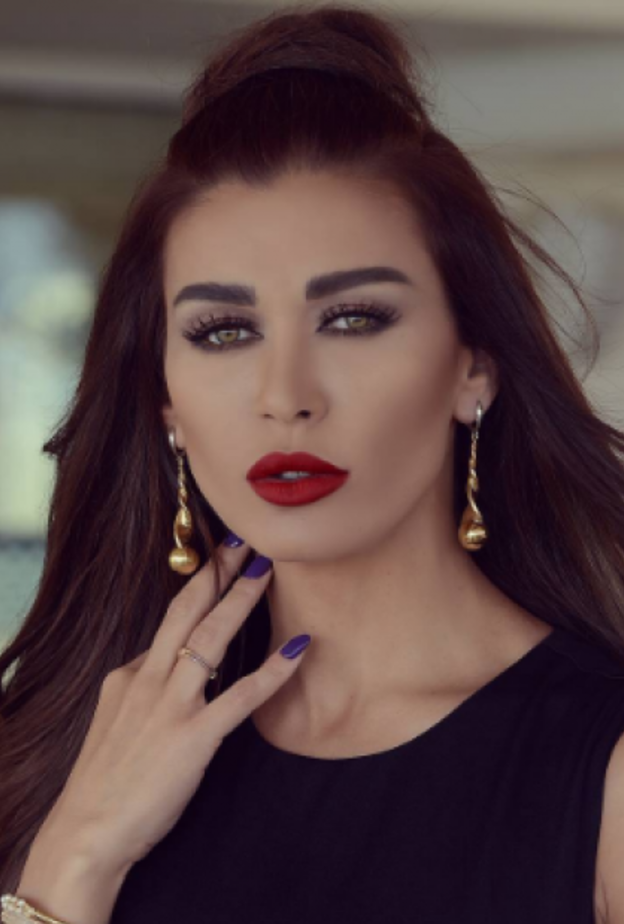 نادين الراسي تزيل حقن الفيلر من شفتيها