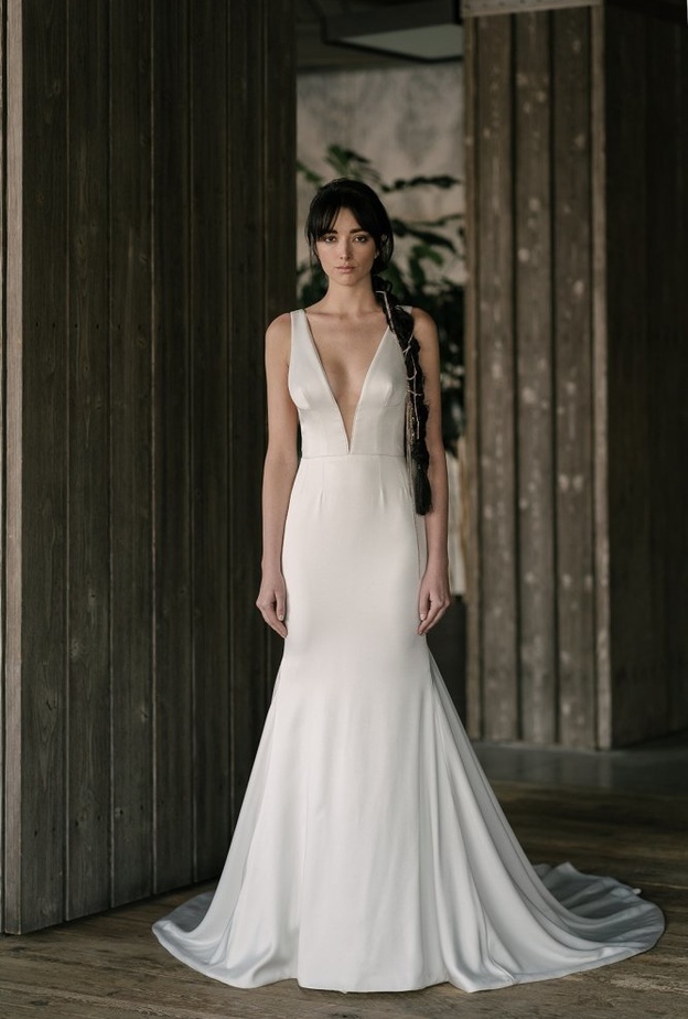 تسريحات شعر للفستان السترابلس