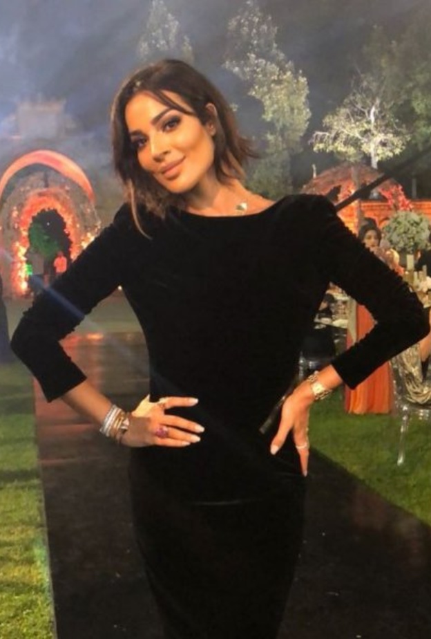 عدد من فساتين السهرة التي ارتدتها النجمات في حفل زفاف نجل صادق الصباح