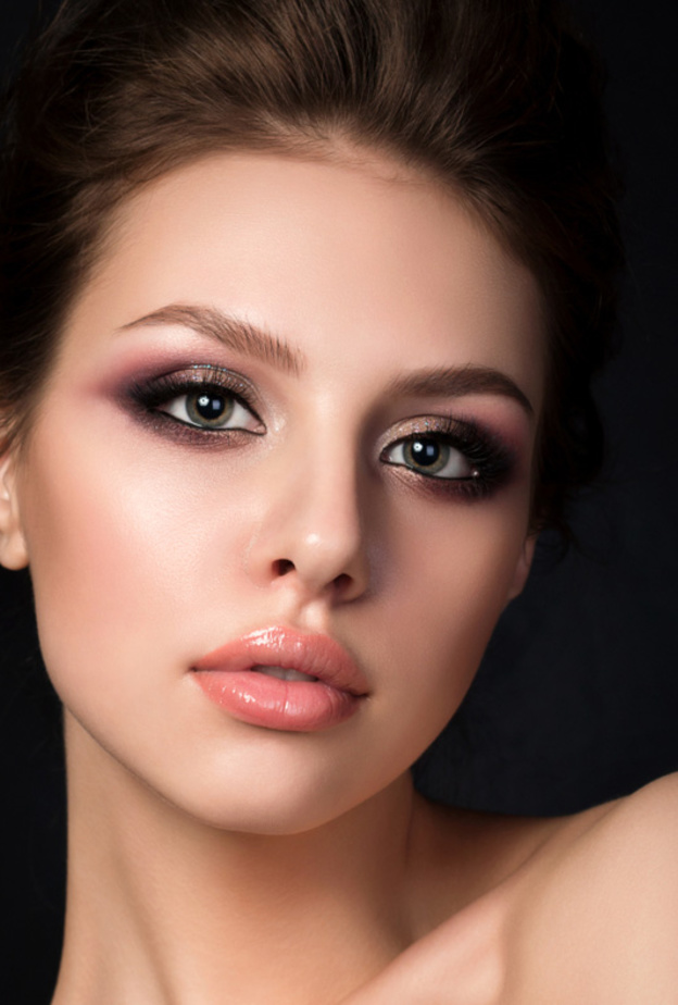 أحمر الشفاه المناسب للمكياج السموكي