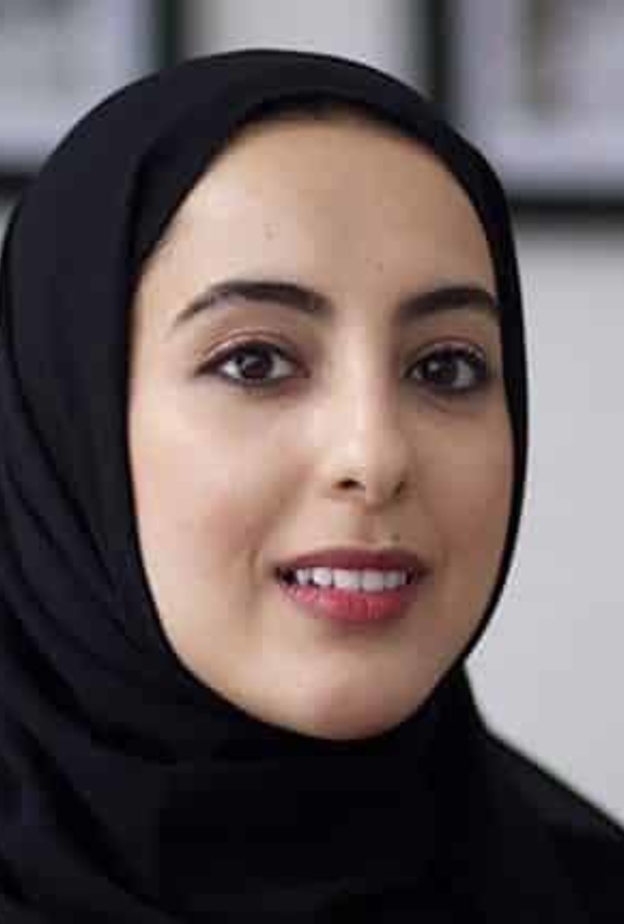 فيديو: شما المزروعي وزيرة الإمارات لشؤون الشباب تقدم خطاب ترحيبي باللغة الصينية