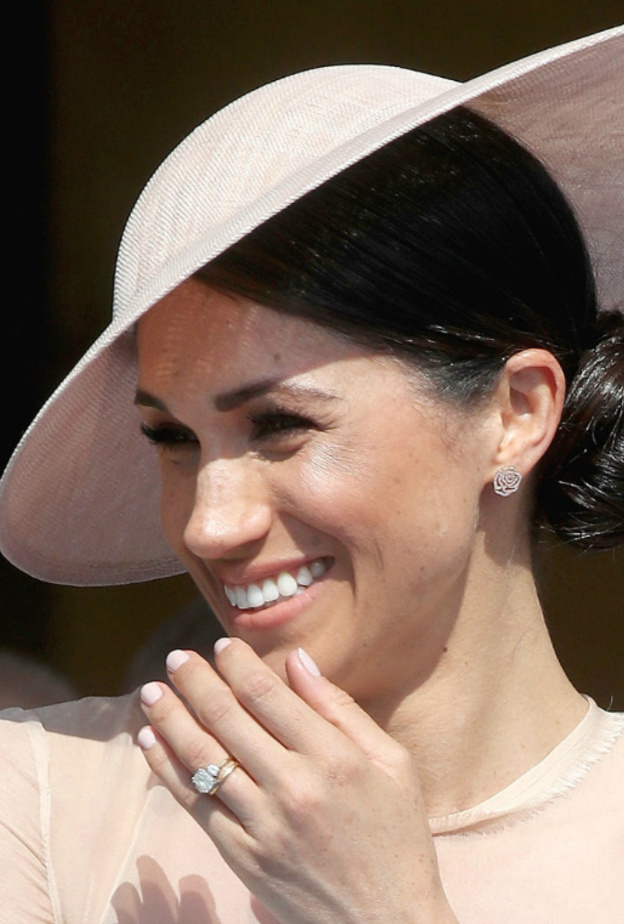 تسريحة الكعكة الأميرية باسلوب كيت ميدلتون وميغان ماركل