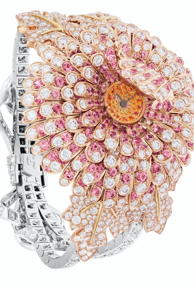 ساعة فان كليف آند أربلز من الياقوت الملون