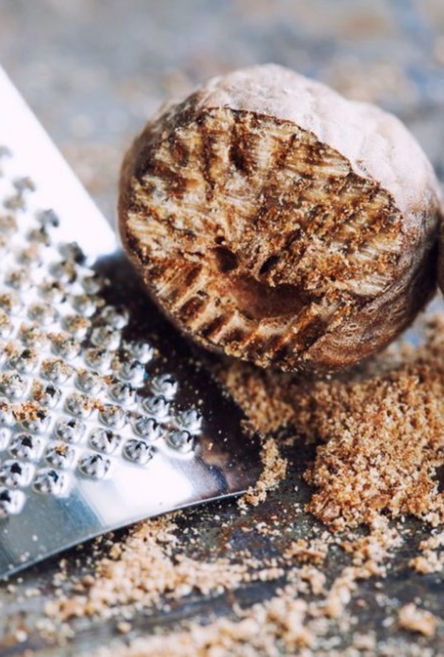 فوائد جوزة الطيب للجسم واضرارها