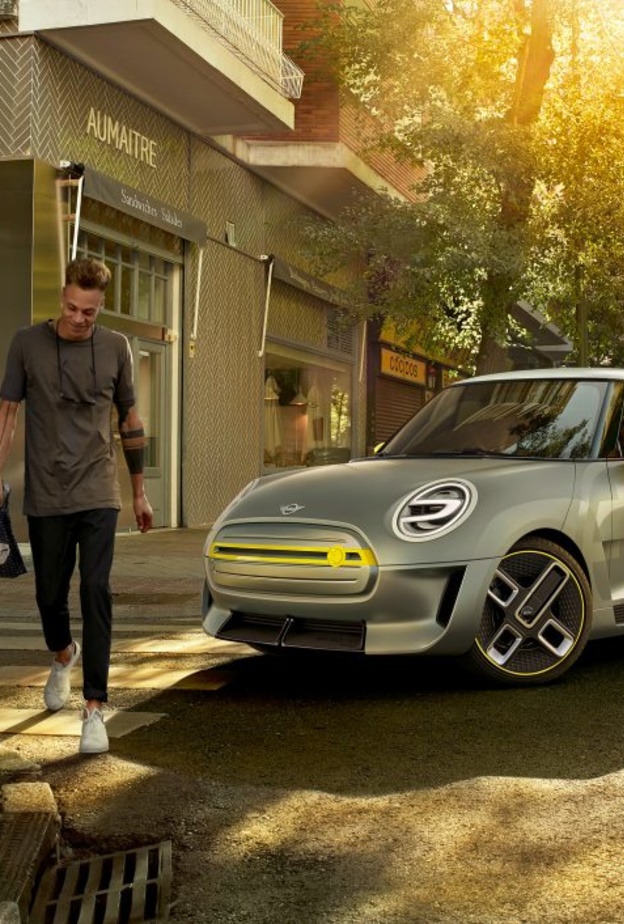 بي إم دبليو تكشف عن أول سيارة كهربائية من عائلة ميني 