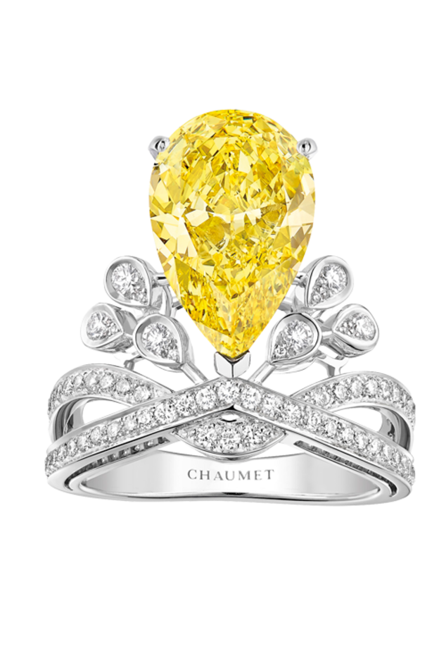 خاتم زفاف من شوميه يرصعه الماس والعقيق الاحمر