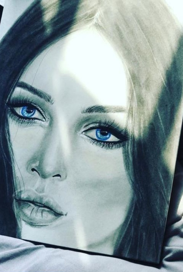 من رسومات الفنانه السعودية سهام العتيبي