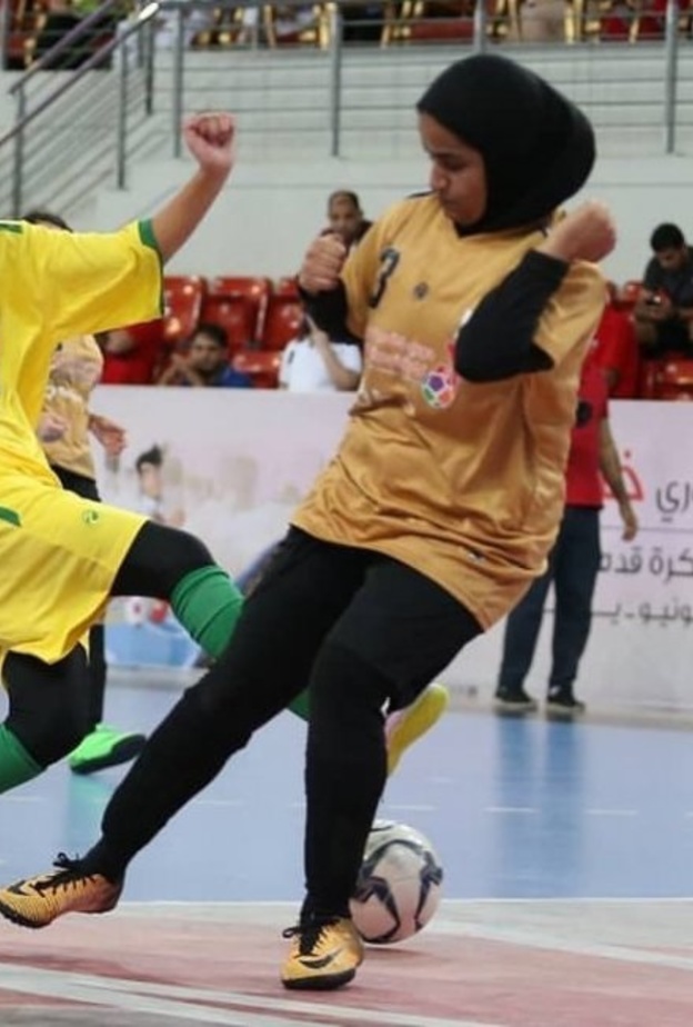 فريق كرة قدم نسائي سعودي يشارك في بطولة بالبحرين