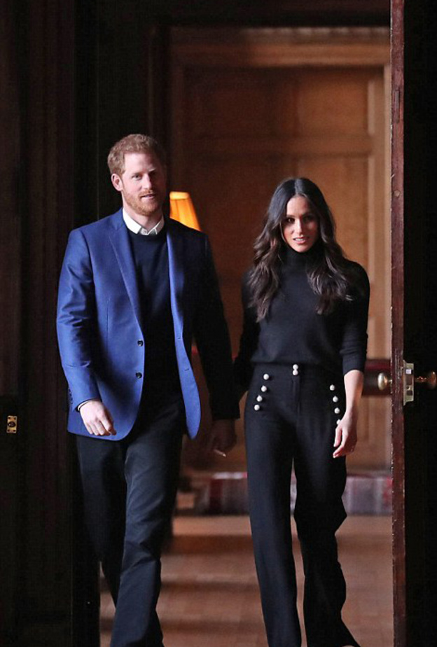 الأمير هاري ينصح زوجته بعدم ارتداء البنطلونات في الزيارات الرسمية؟