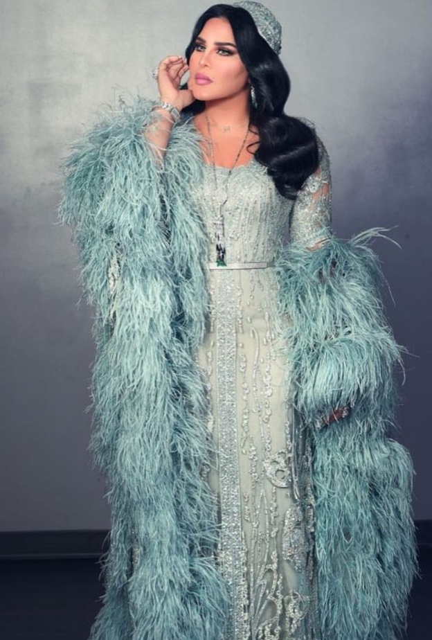 أحلام تشعل ليالي لوس أنجلوس بأناقتها