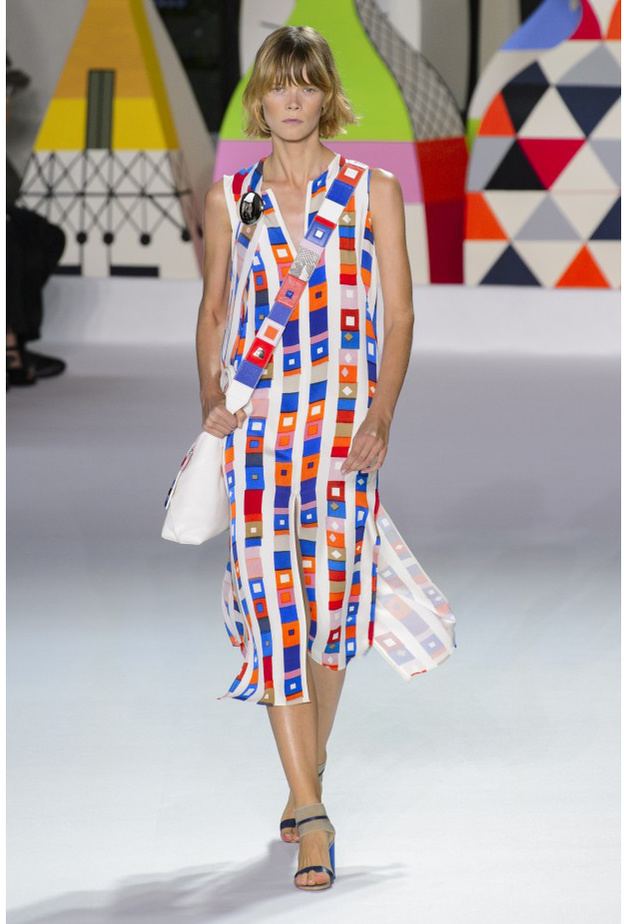 من ايميليو بوتشي اجمل الفساتين والالوان لإطلالات الشاطئ