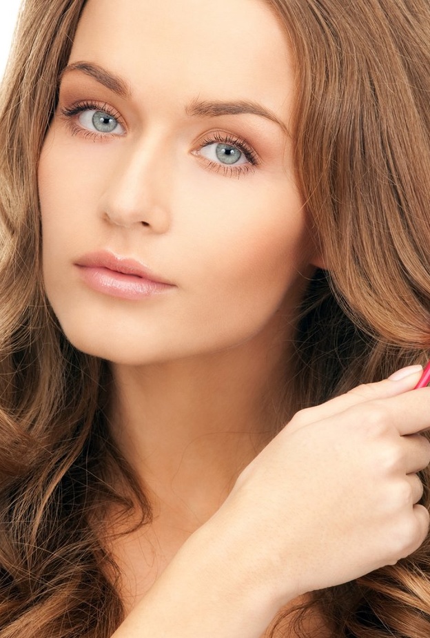 يمكنك علاج مشكلة الشعر الدهني بالوصفات الطبيعية