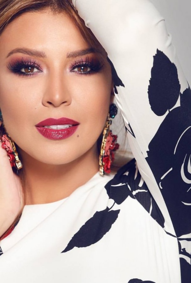 مكياج بنفسجي من وحي أمل بوشوشة