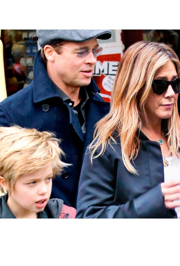 براد بيت وجينيفر أنستون يتزوجان سرا