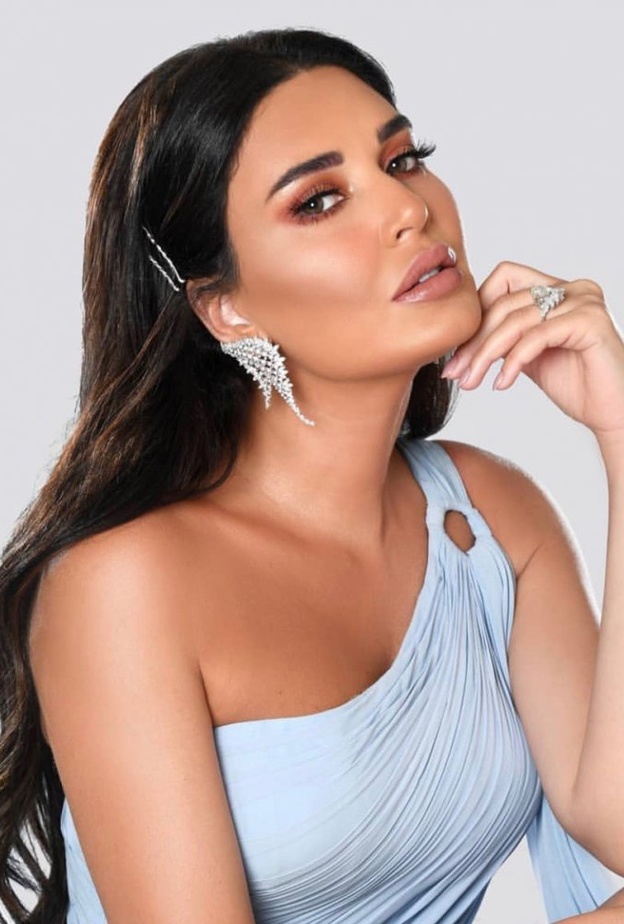 مكياج ترابي دافئ للصيف