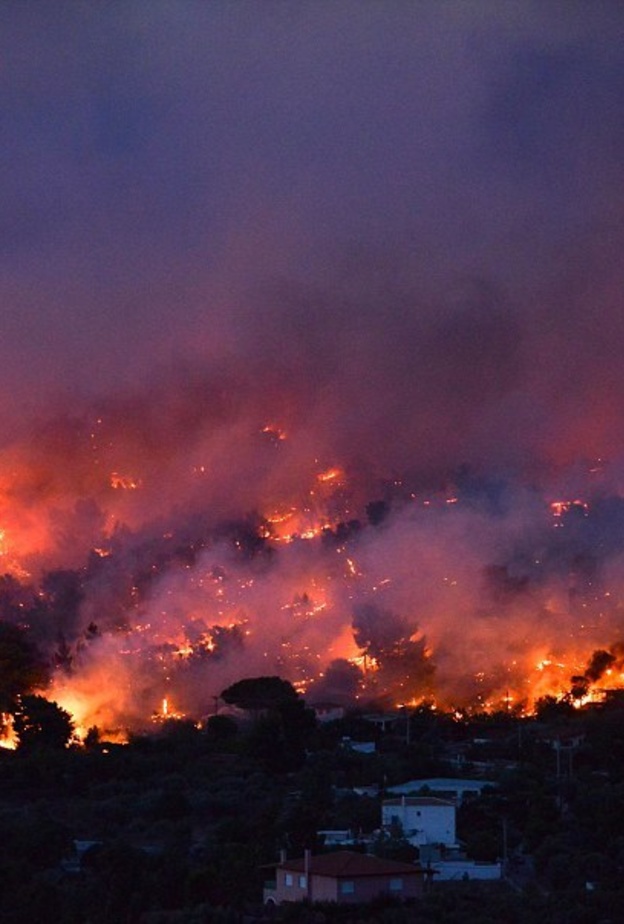 الحريق الذي ضرب اليونان هو الأسوأ منذ عشر سنوات