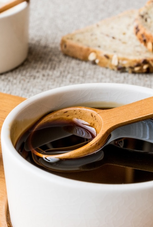 فوائد العسل الاسود للجسم واضراره