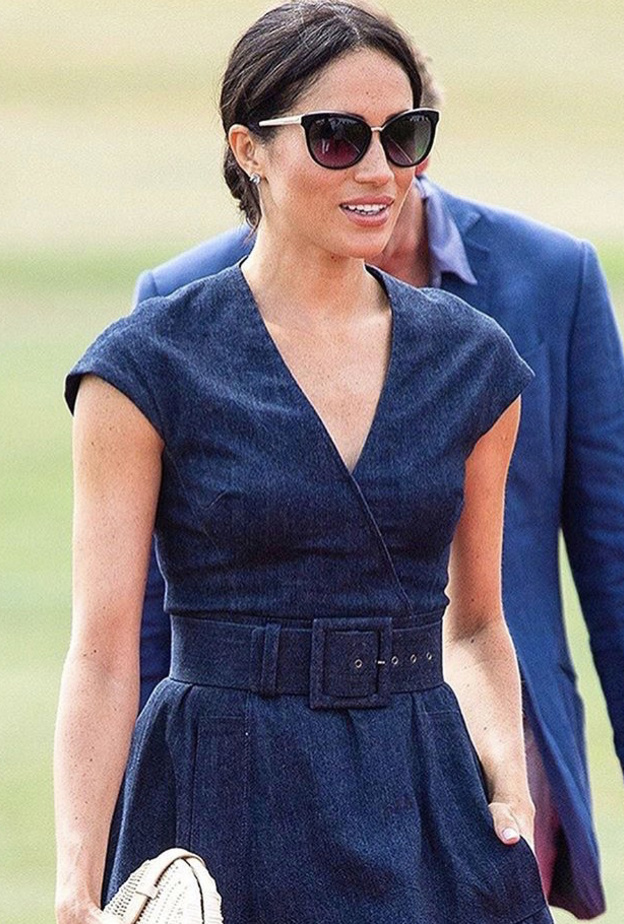 حقيبة كلاتش مصنوعة من القش من J Crew