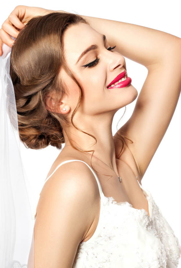  تألقي ببشرتك المتوردة في يوم زفافك عن طريق التركيز على الكرز