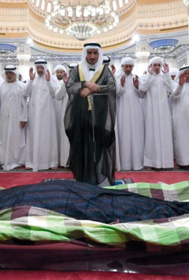 شيوخ الإمارات ينعون "فتاة العرب" عوشة السويدي     