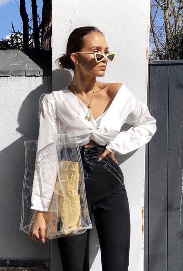 اطلالة مونوكرومية كاملة بالستايل المخطط